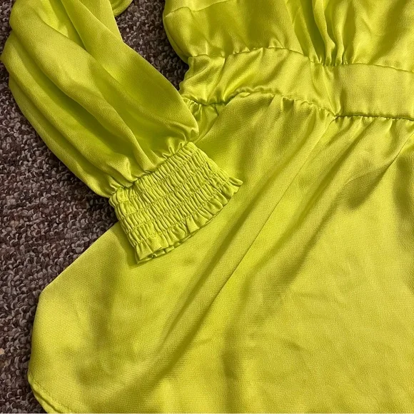 Torrid Vibrant Lime Green Long Sleeve Blouse - Picture 2 of 7